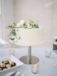 Simple Single Tier White Wedding Cakes Part 2 Preowned Wedding Dresses In 2021 Simple Wedding Cake Tiered Wedding Cake White Wedding Cakes