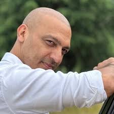 Manish Wadhwa's Instagram, Twitter & Facebook