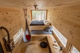 Esta Muy Bueno Ocupar El Marco De La Ventana Para Una Cama De Visita Adicional En 2020 Mini Maison Maison Vivre Dans Une Tiny House