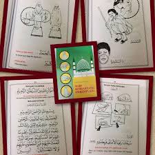 Setiap sholat 5 waktu wajib dilaksanakan tepat waktu dan diusahakan berjamaah. Buku Panduan Solat Perempuan Rumi Shopee Malaysia