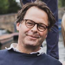 Adam Calloway (@AdsCalloway)