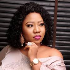 Elle Prince👑 (@BeautyteeToyin)