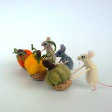 Miniature Animals Halloween Mouse Pumpkin Dollhouse Farm Harvest Doll Tiny Toy Waldorf Cute Small Figurine Thanksgiving Ornament Wool Animal Wool Animals Miniature Animals Small Figurines
