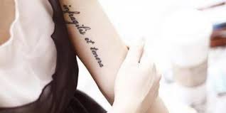 Dövme ve tattoo modelleriyle yüzlerce yeni çizime sahip ds tattoo studio ankara'da sizlere tamamen hijyenik koşullarda hizmet vermektedir. Cekici Ve Trend Kadin Kol Dovme Modelleri Kadin Ve Trend Moda Guzellik Ve Saglik Blogu Inner Arm Tattoos Arm Tattoos For Women Tattoos For Women