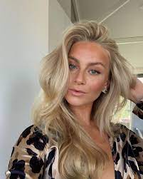 Amanda Franzen Publicou No Instagram This Day Is Going To End Just The Way I Want It To First Date Night After Lo Hair Styles Blonde Hair Looks Hair Beauty