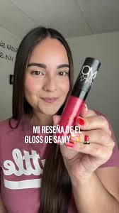 Gloss Diamond Sparks: Tu aliado en maquillaje diario