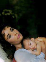 Eid ke din Husain Hasan ne kaha ammi aaj main pahnunga #trending #photo  #dua #islamic #photoshoot