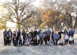 Action Shots By Julie Ortiz Large Family Photo Shoot Ideas Big Family Photos Large Family Pictures