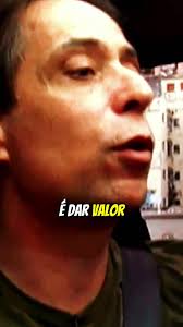 Pedro Contrução Falando De Carregar O Carrinho De Mão De Costas