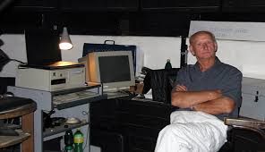 Ten den jeho děti utekly od své mámy a hledaly pomoc policie. Nejcasteji Se Me Lide Ptaji Jestli Je Vesmir Nekonecny Rika Hvezdar Ze Sedlcan Generace 20