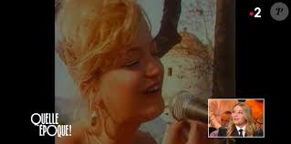 Vous lui ressemblez beaucoup" : Santa parle de sa maman, chanteuse des  années 80 qui s'est éteinte il y a quelques années : Le diaporama