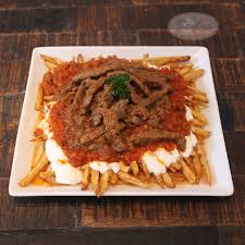 Bodrum'un en gözde yemekleri arasında yer alan nefis çökertme kebabı nasıl yapılır diye merak ediyorsanız, tarifimizden. Bodrum Kebap Cokertme Kebab Rindersteakstreifen Auf Frittierten Kartoffeln Mit Joghurt Und Tomatensosse Yemek Tarifleri Yemek Kebap