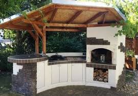 Grill Und Pizzaofen Kann Frank Strunz 49 Nun Das Ganze Jahr Uber Nutzen Und Es Fallt Garantiert Kein Bar Grillplatz Im Garten Grillstation Grillen Im Freien