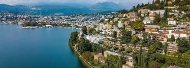 Finden sie heraus, betriebsstunden deutsche bank in lugano. Herzog U De Meuron Errichtet Acht Landhauser Auf Den Geneigten Banken Von See Lugano Lugano Switzerland