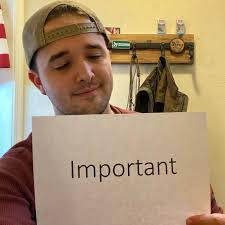 Lee Peak's Instagram, Twitter & Facebook