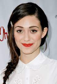 10 Best Hairstyles For Growing Out Your Bangs Growing Out Bangs Loose Side Braids Hair Styles