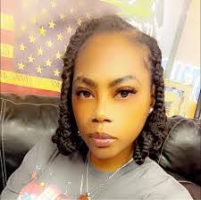 Danielle Brin's Instagram, Twitter & Facebook