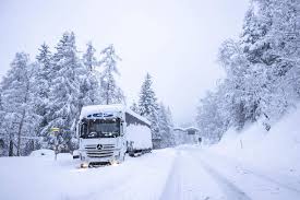 Van ieder dorp in oostenrijk staat de actuele sneeuwhoogte en de verwachte. Zware Sneeuwval Leidt Tot Lawinegevaar En Overlast In De Alpen Nrc