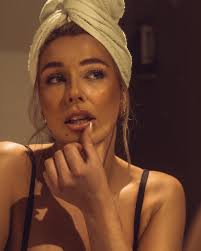 Getting ready with the inspiring @madelineebooth shot