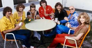 Edina pop (marika késmárky) was a hungarian who had started her singing career in west germany in 1969. Dschinghis Khan Fan Dschinghisi Twitter