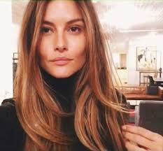 In cui le ciocche che vanno dal castano chiaro al rosso si “accendono” di riflessi speziati che . Top Colori Capelli Primavera 2017 Vanityfair It