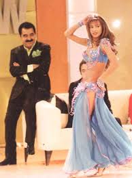Milyonların özlediği 'i̇bo show' 9 yıllık aradan sonra yeniden yayında. Didem Kinali On The Ibo Show With Host Ibrahim Tatlises Dansoz Kostumleri Gobek Dansi Dansozler