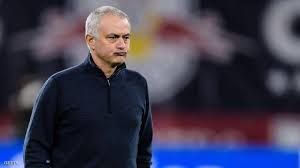 Nommé entraîneur de tottenham أعلن نادي توتنهام الإنكليزي تعيين البرتغالي جوزيه مورينيو مدرباً له خلفا. ØªÙˆØªÙ†Ù‡Ø§Ù… ÙŠØ¹Ù„ Ù‚ Ø¹Ù„Ù‰ ØµÙˆØ± Ù…ÙˆØ±ÙŠÙ†ÙŠÙˆ Ø§Ù„Ù…Ø®Ø§Ù„ÙØ© Ù„Ø£ÙˆØ§Ù…Ø± Ø§Ù„Ø­ÙƒÙˆÙ…Ø© Ø£Ø®Ø¨Ø§Ø± Ø³ÙƒØ§ÙŠ Ù†ÙŠÙˆØ² Ø¹Ø±Ø¨ÙŠØ©