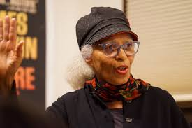 Wa Na Wari Gives Central District Griots The Mic