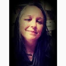 Leanna Ewing's Instagram, Twitter & Facebook