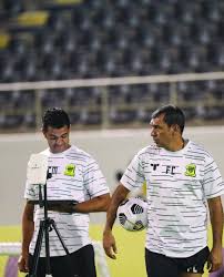 المولد الصغير هذا يشبه الى حد كبير داينمو السيارة ( من حيث التركيب و العمل ). Ù…Ø¯Ø±Ø¨ Ø§Ù„Ø§ØªØ­Ø§Ø¯ Ø§Ù„Ù‚Ø§Ø¯Ù… Ø£ÙˆØ±ÙˆØ¨ÙŠ ØµØºÙŠØ± Ù„Ù… ÙŠØ³Ø¨Ù‚ Ù„Ù‡ Ø§Ù„Ø¹Ù…Ù„ Ø¨Ø§Ù„Ø³Ø¹ÙˆØ¯ÙŠØ© ØµØ­ÙŠÙØ© Ù…ÙƒØ©
