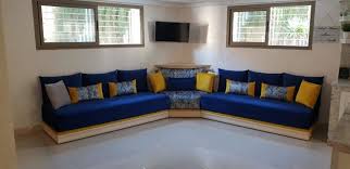 Sur chantemur, nous vous proposons de nombreuses références de idées de déco murale salon moderne. Tapisserie Hakim Moroccan Living Room Blue Sofas Living Room Home Decor