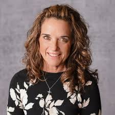 Danielle Dean's Instagram, Twitter & Facebook