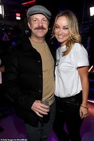 If you're just submitting a picture, please host it on imgur. Olivia Wilde Does Not Live With Ex Jason Sudeikis Despite Telling A Judge Otherwise
