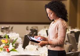 Should i hire a wedding planner. Day Of Wedding Coordinators What Do They Do