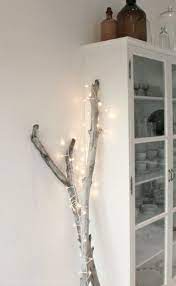La rédaction maison & travaux 28 avril 2017 mis à jour le 10 janvier vous ne savez pas comment mettre en valeur vos bijoux ? 140 Idees De Decorations De Noel A Fabriquer Et A Faire Soi Meme Idee Deco Bois Flotte Branche Deco Deco Bois
