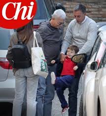 Il 24 marzo, nichi vendola ha rilasciato un'intervista a rita anna armeni in cui ha descritto berlusconi come il prototipo vorrei tanto votarlo, ma. io voglio parlare a chi fino a oggi ha usato questa frase. Le Prime Foto Di Nichi Vendola Dopo L Infarto Sorridente In Compagnia Del Figlio L Huffpost