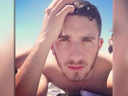 El actor español David Castillo, el Jonathan de la serie "Aída", disfruta  en Cuba