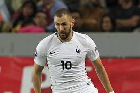 Benzema es el pichichi actual de la liga española con nueve goles (si sigue con esta media con todos estos argumentos me pregunto, ¿cómo es que no es titular en la selección francesa? Francois Hollande Apoya A Benzema Sportyou 20minutos