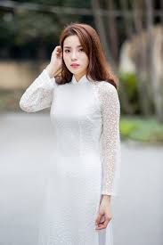 Đều mặc chiếc áo dài màu đỏ nổi bật trong lễ cưới nhưng mỗi mỹ nhân lại lựa chọn cho mình một kiểu dáng, chất liệu khác nhau. Tin Giáº£i Tri Ngay 19 11 Ä'áº·ng Thu Tháº£o Pháº£n Ä'á»'i Nhá»¯ng Káº» Láº¯m Lá»i Tin Má»›i Ngoi Sao