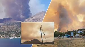 Ενισχύθηκαν περαιτέρω οι δυνάμεις στη φωτιά που ξέσπασε στη δασική περιοχή λαγκάδια, στην ανατολική μάνη, λόγω της μεγάλης έντασης της πυρκαγιάς. Megalh Fwtia Sth Manh