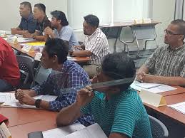 Permohonan mestilah dibuat dari lembaga jurukur tanah dan menggunakan borang permohonan sebagai jurukur tanah berlesen yang diperolehi dari lembaga berserta dengan bayaran yuran yang telah ditetapkan didalam jadual 2. Operator Course Batch 2 For Underground Utility Detection Survey Uuds Pejuta