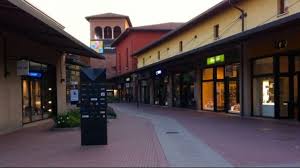 Top loire valley factory outlets: Save At Castel Guelfo Factory Outlet Stores Near Bologna In Italy