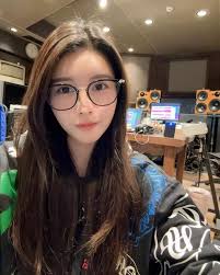 勁過愛因斯坦？ 「中國人留學生」AV女優聲稱IQ282