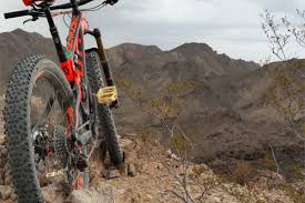 マウンテンバイクをファット化 マウンテンバイクにセミファットタイヤを履かせよう マウンテンバイク タイヤ 自転車