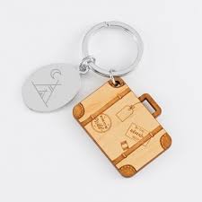 Porte Cle Valise Personnalise Medaille Acier Gravee Et Breloque Bois Porte Cle Porte Cle Personnalise Cle