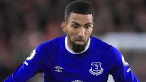 Aaron Lennon leaves Everton and signs for Burnley