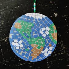 This post is jam packed with videos, books, bulletin boards, collaborative learning projects, crafts, activities, and a freebie! Earth Day Craft Mosaic Earth Fun Family Crafts