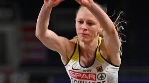 Patrícia mbengani bravo mamona, comm (born 21 november 1988) is a portuguese triple jumper of angolan descent. Leichtathletik Em Neele Eckhardt Gewinnt Dreisprung Bronze
