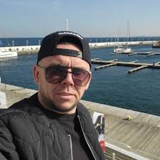 Stacja wPolsce24 dodała do ramówki wieczorny program publicystyczny  "Kontra". Prowadzić go będą Marta Kielczyk (jako "Kielczyk kontra") i  Magdalena Ogórek (jako "Ogórek kontra") 👇  https://www.press.pl/tresc/84183,magdalena-ogorek-i-marta-kielczyk ...