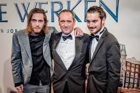 Hij is smoorverliefd op dhena florance, bevestigt hij op instagram. Gijs Scholten Van Aschat Met Zoon Reinout In Film Show Ad Nl